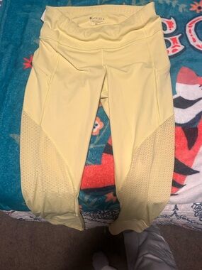 Athleta Light Yellow Mesh-Panel Capri Leggings